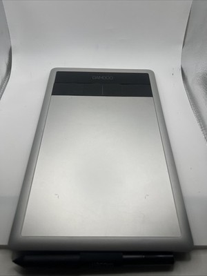 Wacom BAMBOO CTH-470 Graphic Drawing Touch Tablet with Capture Pen- No Battery