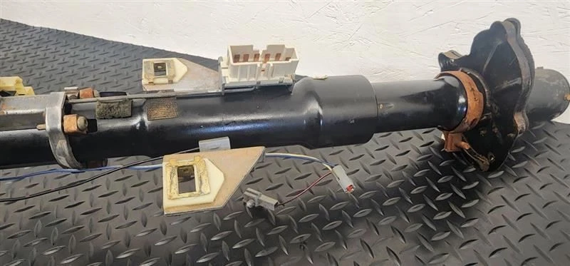 1994 Mazda B4000 Ignition Switch W/ Key OEM ZZL166123A Foto 2 de 4