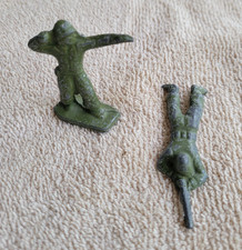 VINTAGE LOT OF 2 BARCLAY LEAD METAL ARMY MEN FROM A LOCAL ESTATE