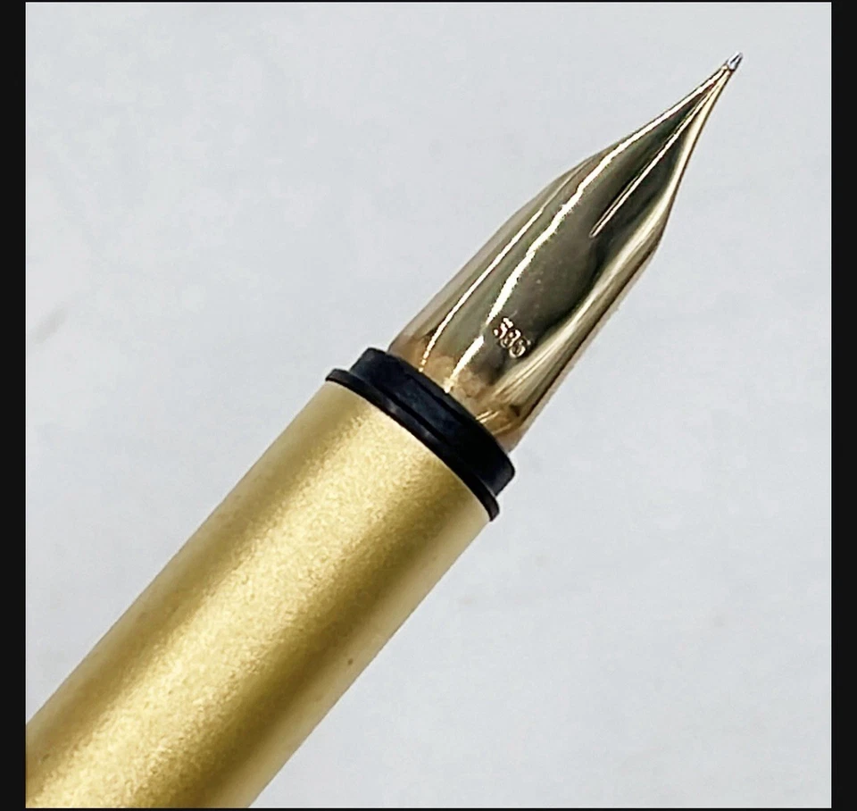 Pluma Estilográfica Montblanc Noblesse Original Llena de Oro 14k E Punta Fina Plumín #2 Foto 3 de 4