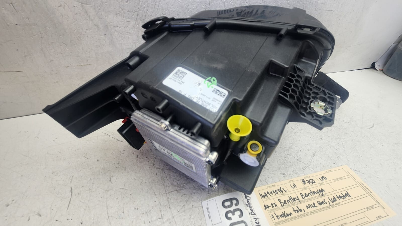 1brokentabs 2020 2021 2022 BENTLEY BENTAYGA LEFT FULL LED HEADLIGHT OEM AY06039