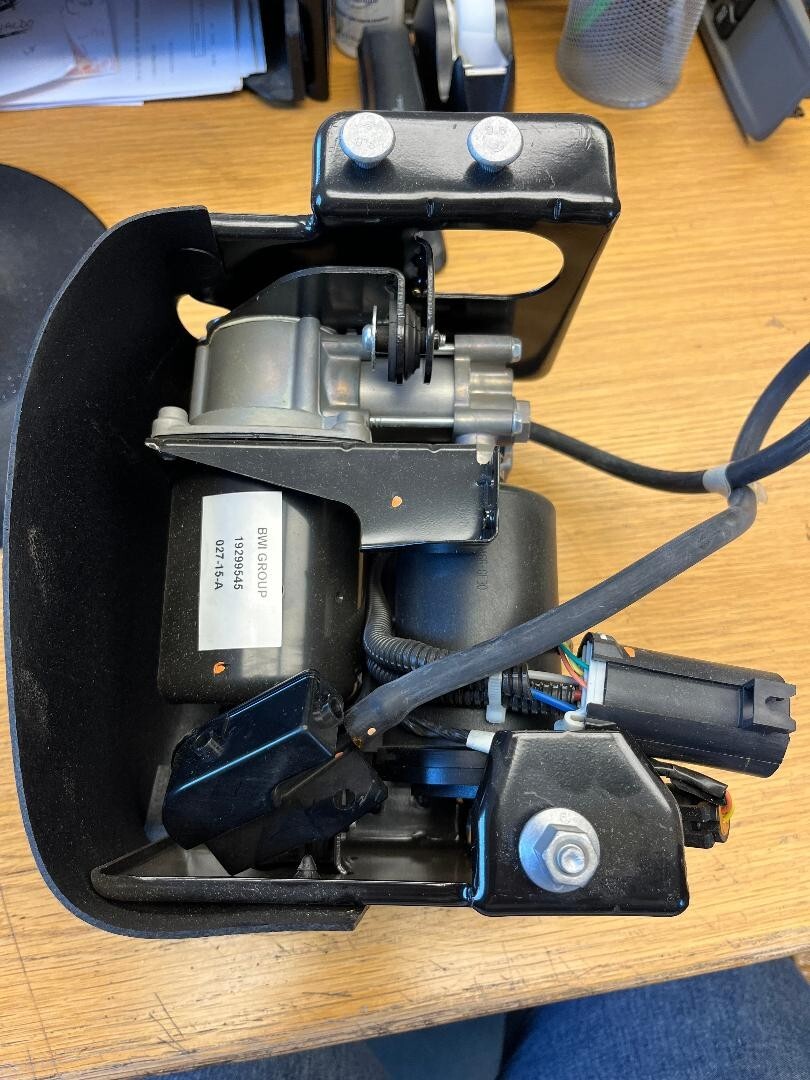 GM # 19299545 Automatic Level Control Air Compressor qty 1 | eBay