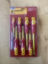 Wickes 8 Piece VDE Screwdriver Set - Yellow Red With Tester