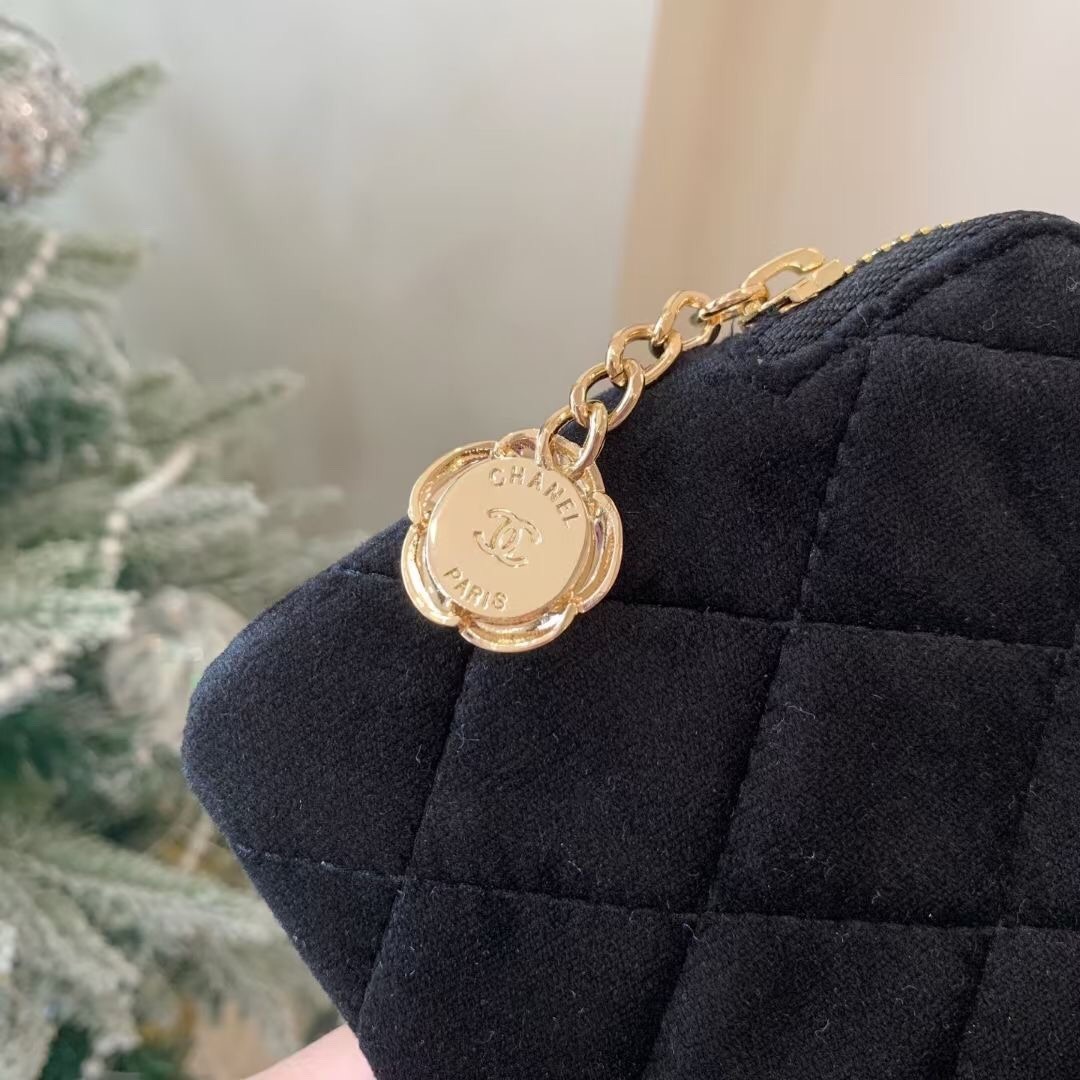 CHANEL Beauty Gift with purchase Black Velvet Wristlet with box | eBay