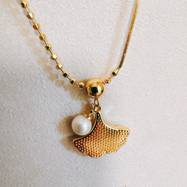 Alternate view of Gold Plated Ginkgo Shell Pendant Necklace Pearl Adjustable Chain Jewelry Gift