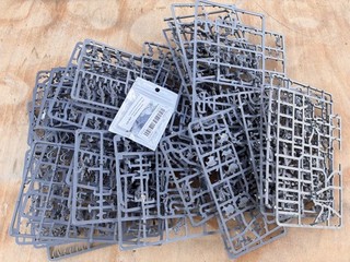 Warhammer 40K Job Lot Tyranid Bits On Sprues Spares Parts