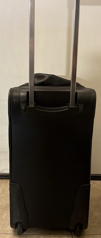 Nine West Weekender с нижней молнией основание для обуви. Ролики с ручкой. Черный - Изображение 3 из 4