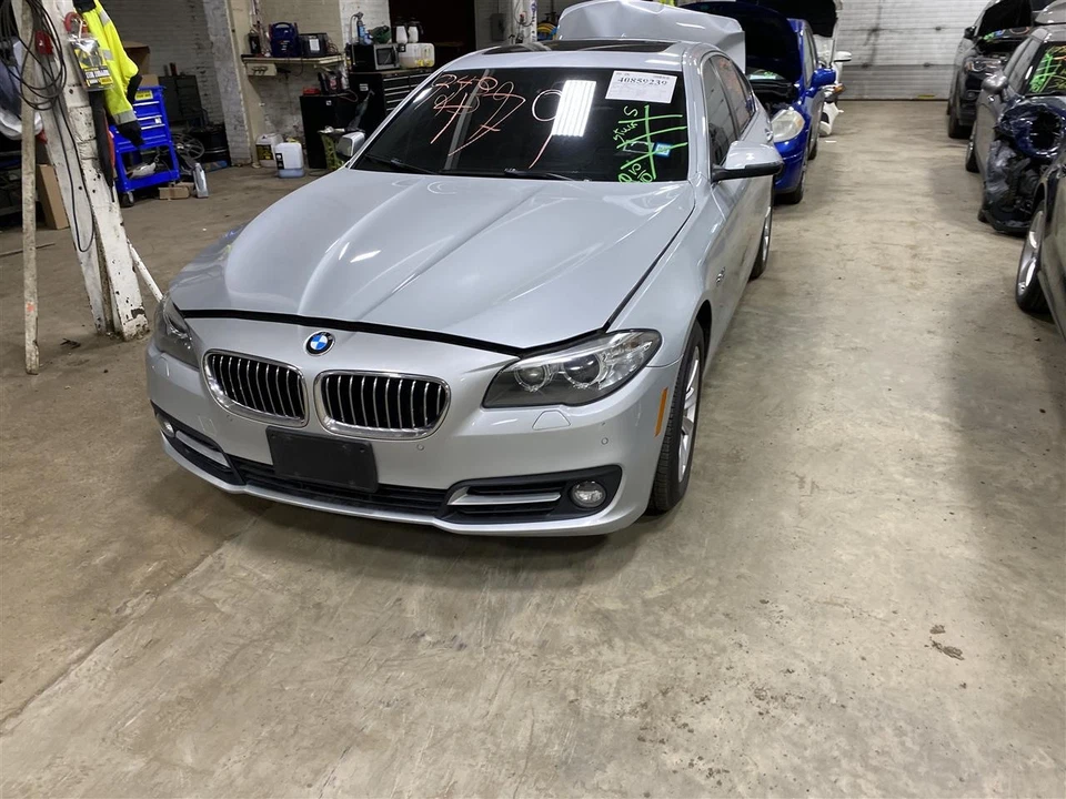 PLASTIC ENGINE COVER BMW 528D 528i 2015 15 1374155 Foto 4 de 4