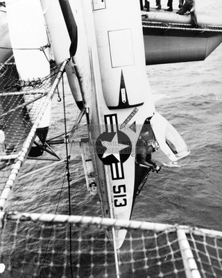 DOUGLAS A-4C SKYHAWK USS AMERICA CARRIER 1966 8X10 PHOTO