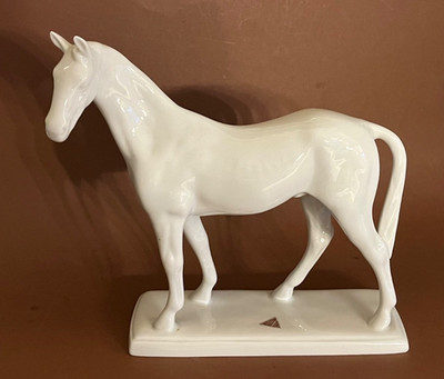 Altes Porzellan Pferd Weiß glasiert 22cm Höhe Tier Figur Royal Dux Sammlerstück