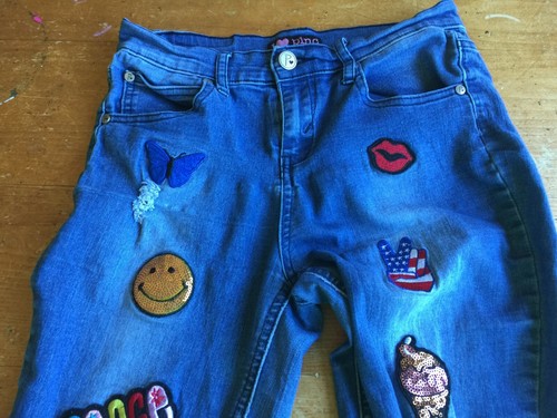 Youth Girls Jeans Size 16 I Love Pinc Brand Stretch Denim Jeans With Patches B21 - Picture 2 of 5