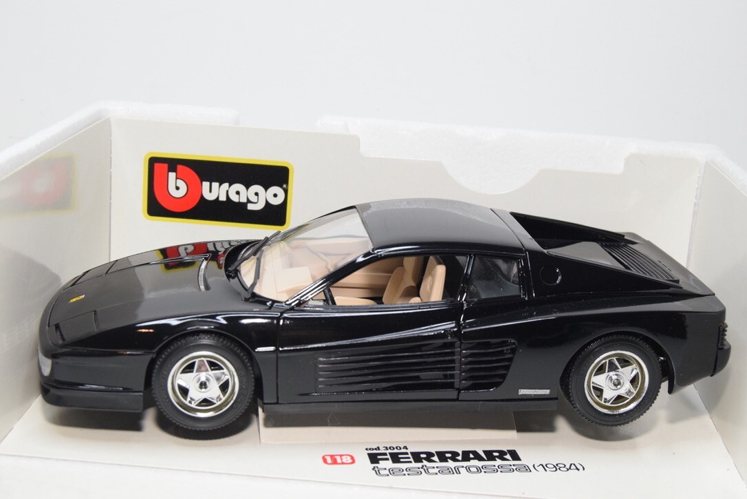 ミニカー Ferrari Testarossa 1984 Ferrari Testarossa 1/18 Bburago 1984 with wooden base New