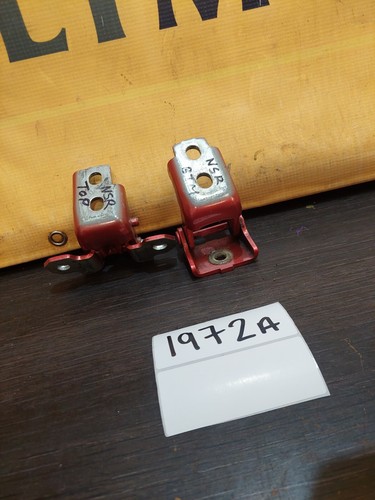 CLIO MK4 NEARSIDE FRONT OR NEARSIDE REAR DOOR HINGES RED REF1972A - Picture 2 of 3