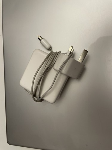 Apple PowerBook G4 15” with charger - Picture 18 of 20