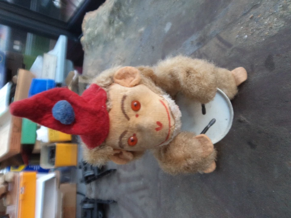 Singe mécanique tambour tôle en superbe état . Authentique peluche Carl + clef - Photo 2/4