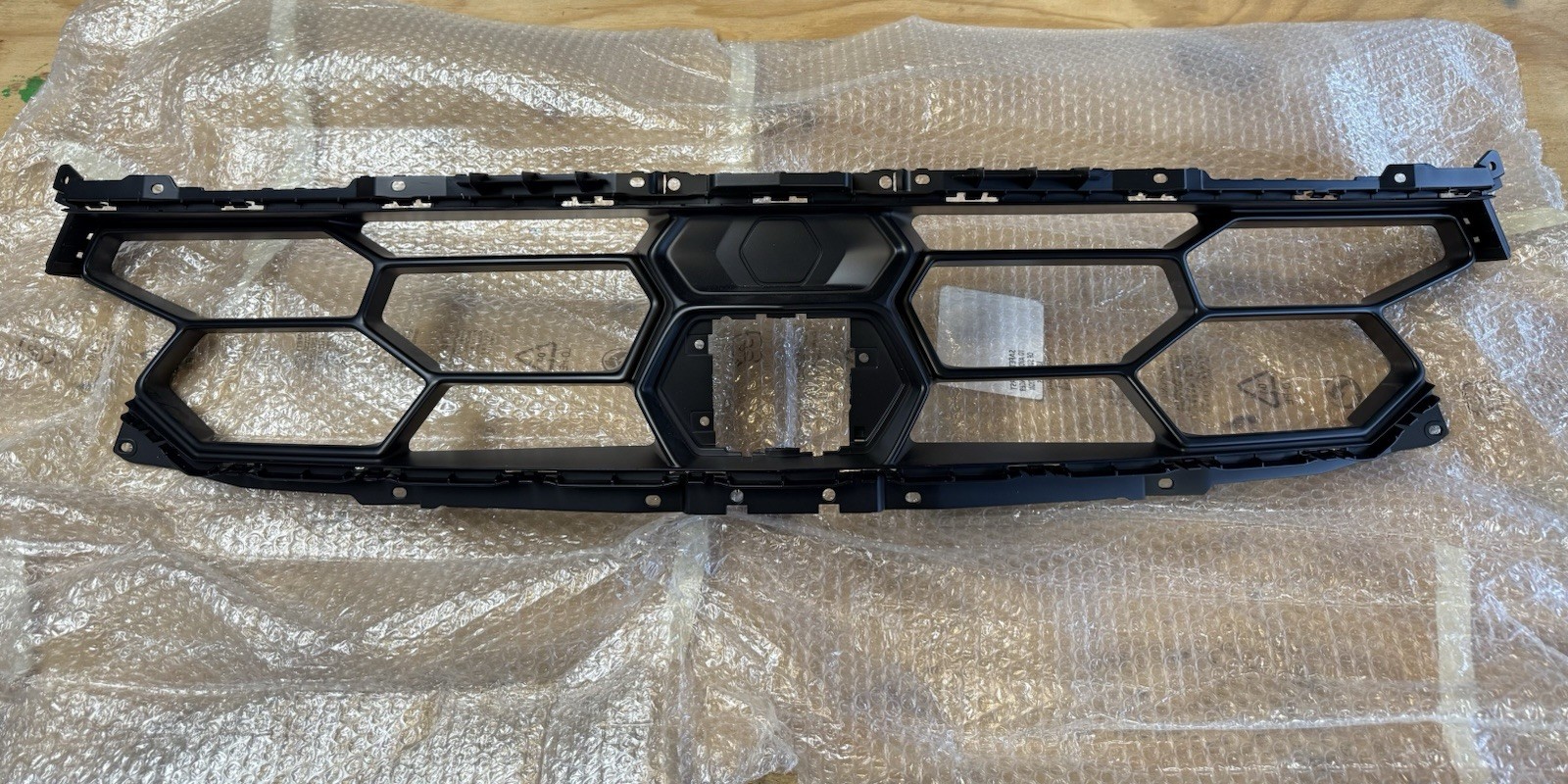GENUINE LAMBORGHINI URUS Front Bumper Grille Panel Insert Matte BLK 4ML8076393FZ
