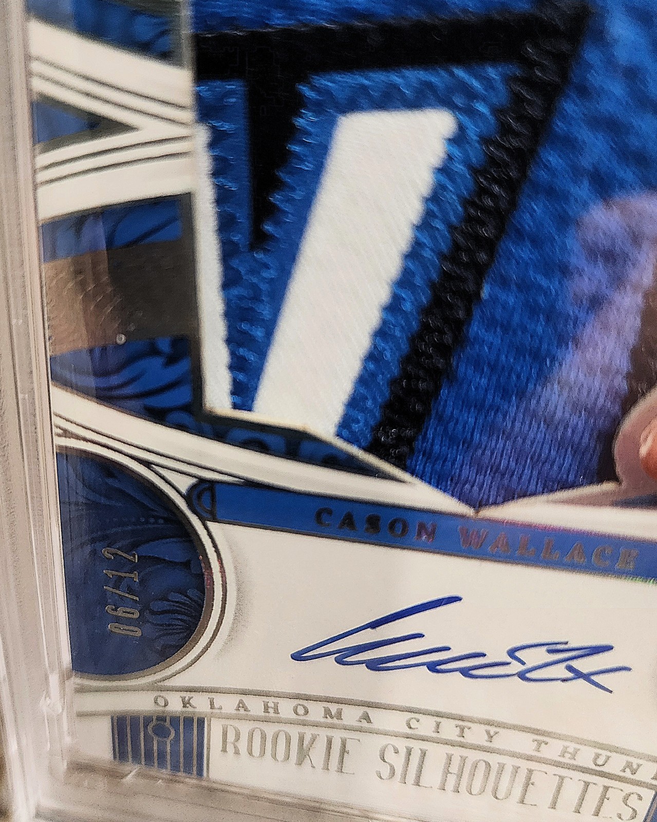 Cason Wallace 2023-24 Crown Royale Silhouettes Rookie Patch Auto FOTL #06/12 view 3