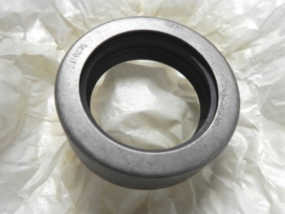 #ad CORVETTE PONTIAC TRANSMISSION OIL SEAL NATIONAL #10352 NEW OLD STOCK EXCELLENT $16.20