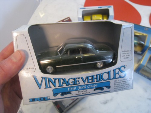 Lot Ertl Corgi and Other Vintage Vehicles Toys 1/43 Scale - Picture 6 of 9