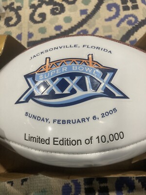 NFL Super Bowl 39 XXXIX Full Size Limited /10,000 Wilson Auto ball NE