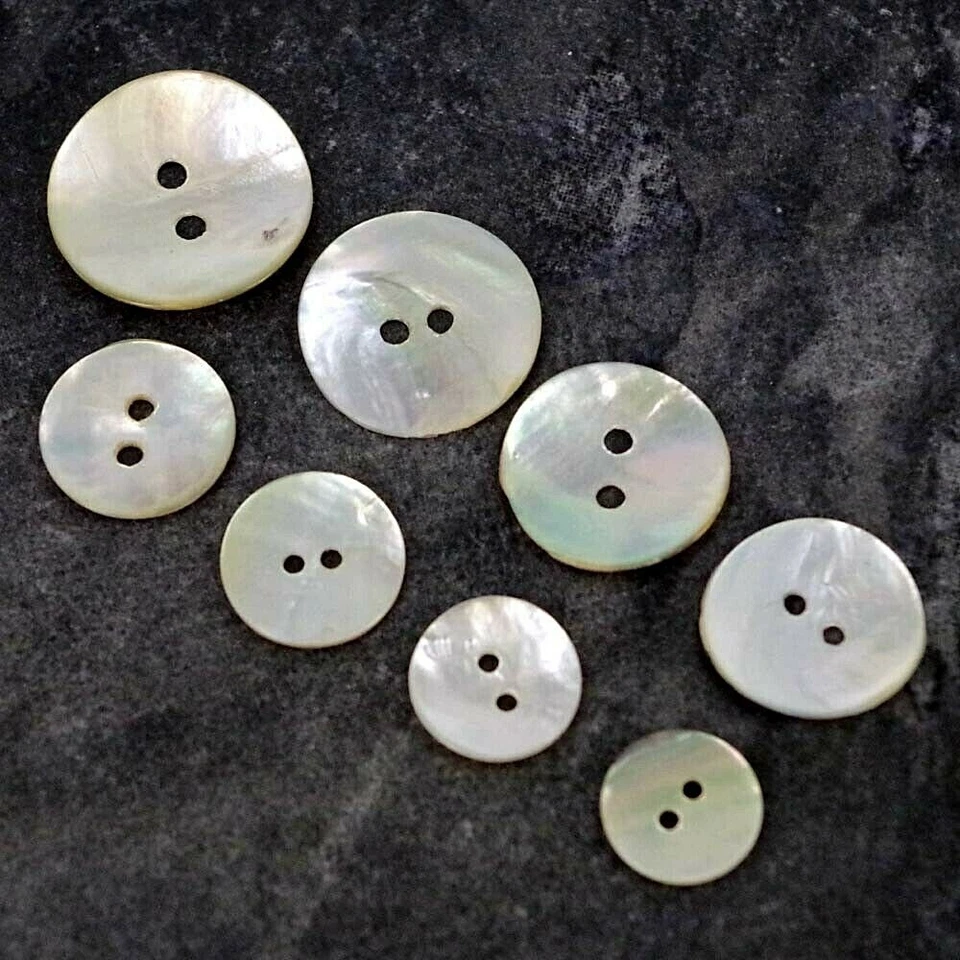 BSB Mother of Pearl buttons Ivory / Neutral 15 mm to 38 mm Craft Scrapbook B57