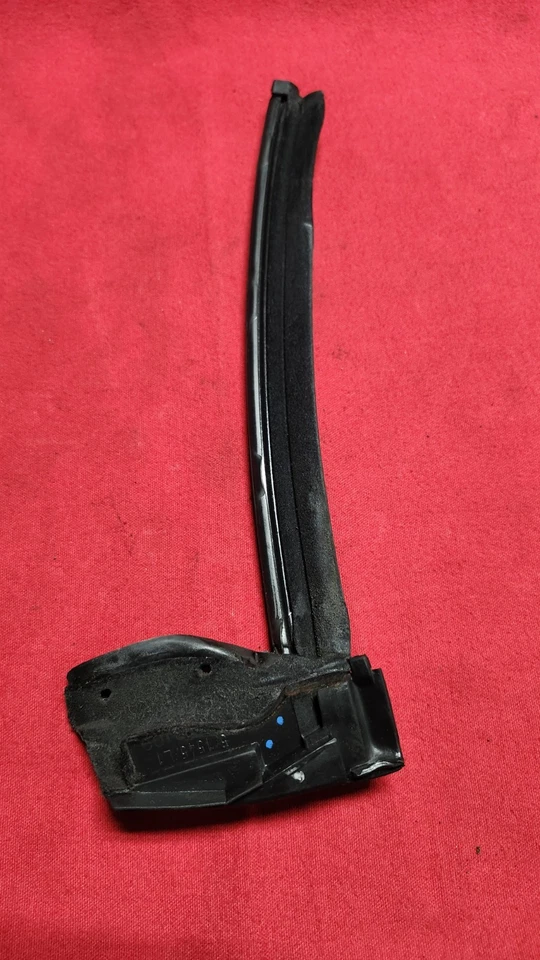 Rear Window Seal Rubber Set Left & Right 97-04 Mercedes Benz R170 SLK230 SLK320 - Image 4 of 4