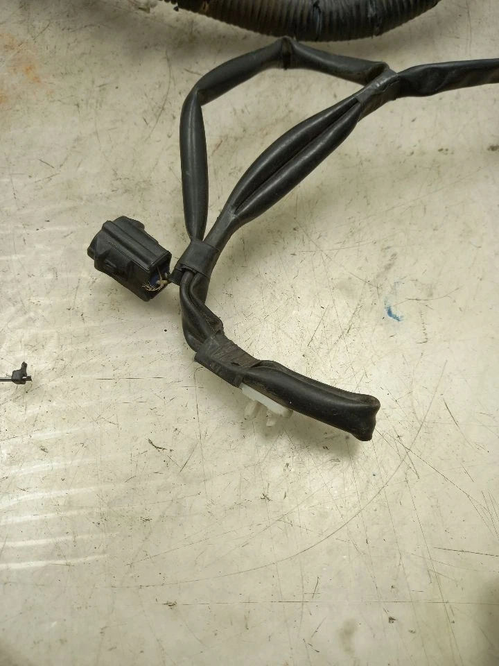 00 01 TOYOTA CAMRY LE ENGINE FUSE BOX 1MZFE 82115-33130 - Image 3 of 4