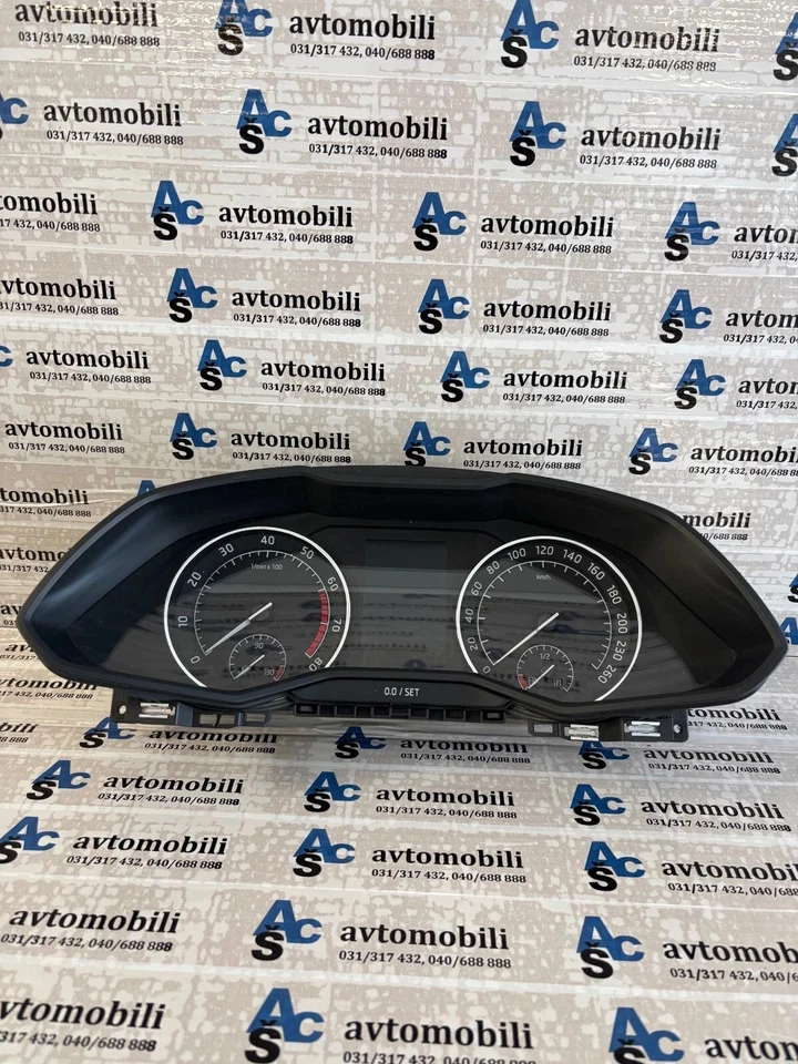 Cuadro de instrumentos velocímetro 3V0920750A Skoda Superb B8 2.0 Foto 2 de 4
