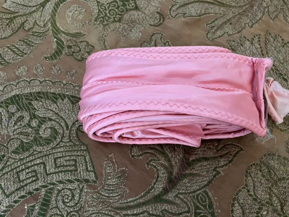 Cinta cosida en capas de satén de 3" borde rosa pálido - se vende por yarda Foto 3 de 4