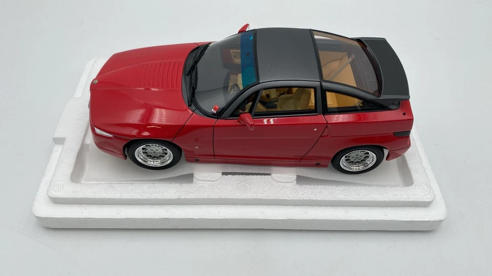 LM197A Laudoracing Alfa Romeo SZ (Es 30) 1989 1/18 - Immagine 4 di 4