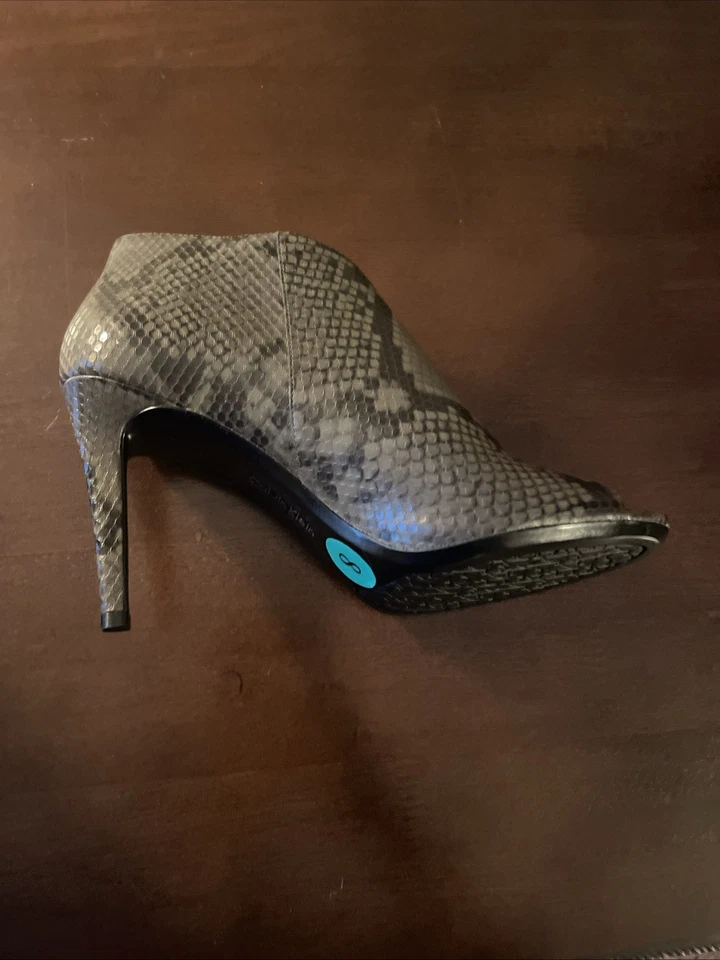 Calvin Klein Mujer Nastassia Botines Mujer Zapatos Talla 8 M- Estampado Serpiente Foto 3 de 4
