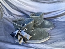 Pawz by Bearpaw YOUTH Amelia II Black Suede Ankle Bootie Slipper Size 2