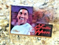 1997 INKCREDIBLE  BEHIND THE GLASS SCOREBOARD SCOTTIE  PIPPEN + 125  PIPENS