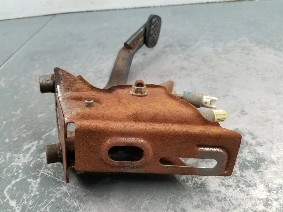 2000 99 00 Honda Civic Si EM1 Clutch Pedal Assembly #2486 X2 - Image 4 of 4