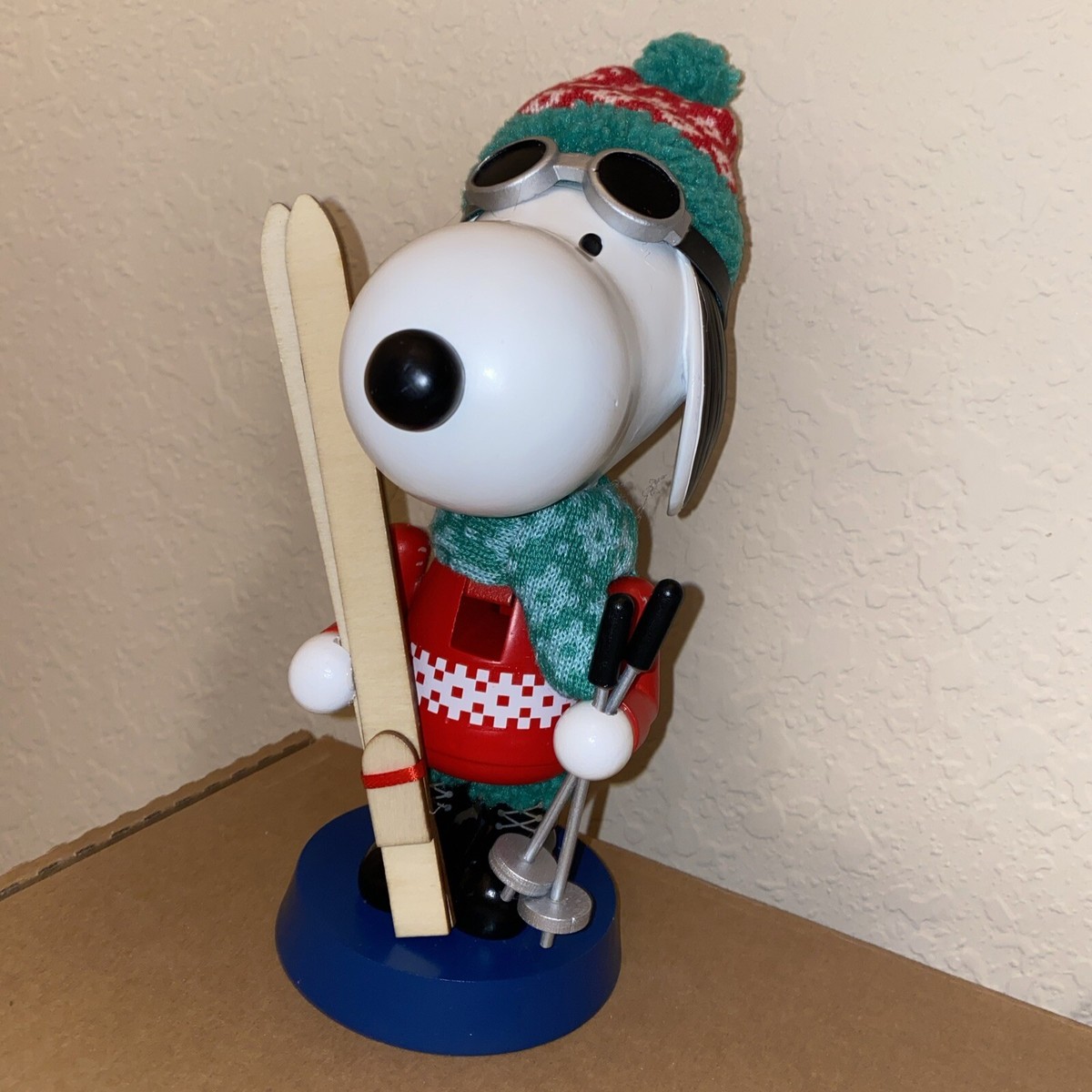 PEANUTS スヌーピー スキーセット (スキー、ブーツ、ポール) PEANUTS スヌーピー スキーセット (スキー、ブーツ、ポール