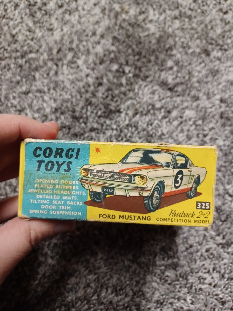CORGI TOYS　No.2 Original CORGI 325 FORD MUSTANG 2+2 COMPETITION MODEL - EXCELLENT