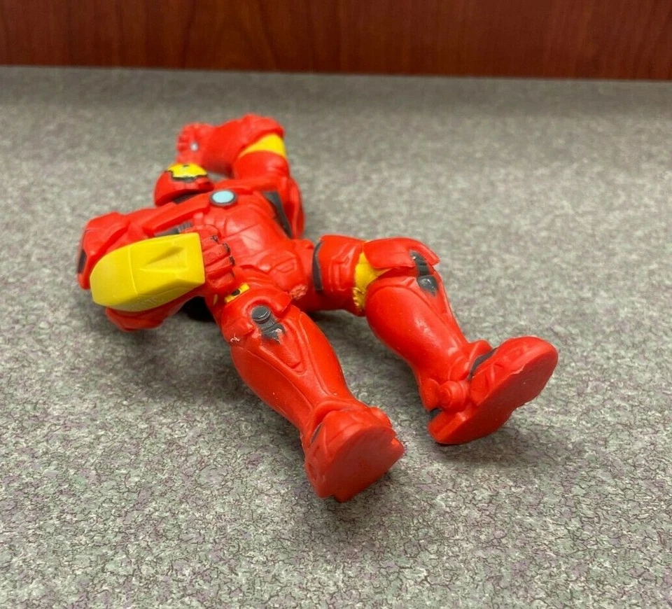 Figura Iron Man de Goma Marvel 6" Brazo Rojo Levantado NO Articulado Foto 3 de 4