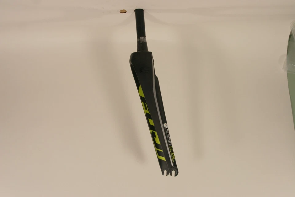 Horquilla de carbono Fuji FC440 cónica x 220 mm 700c freno directo sin rosca FKC34RR Foto 3 de 3