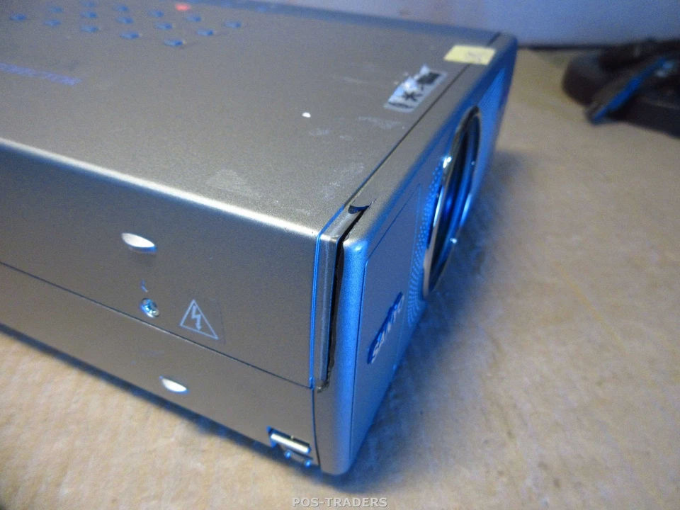 Sanyo PLC-XU20B Projector Beamer 4000 LUMENS XGA 3LCD - No remote - TESTED OK - Bild 3 von 4