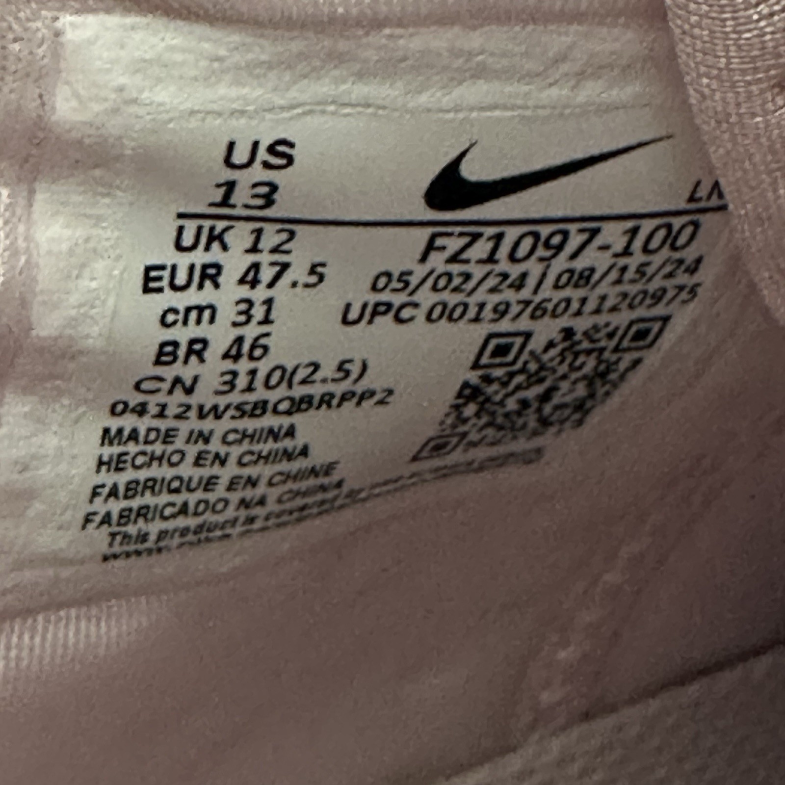 Nike LeBron XXII 22 NBY Monopoly Currency Mens Shoes Silver FZ1097 nike-lebron-xxii-22-nby-monopoly-currency-mens-shoes-silver-fz1097