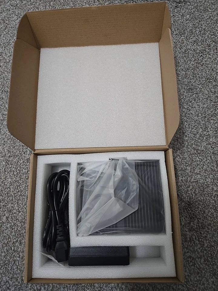 Qotom Q190G4N-S07 - Intel 2 GHz 2 GB RAM DDR3L SDRAM 32 GB GB SSD Mini PC Foto 3 de 3