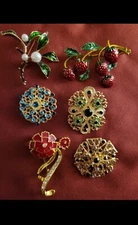 Ladies Estate Rhinestone Flowers Carnation Floral Strawberry Brooch Lot E199-1