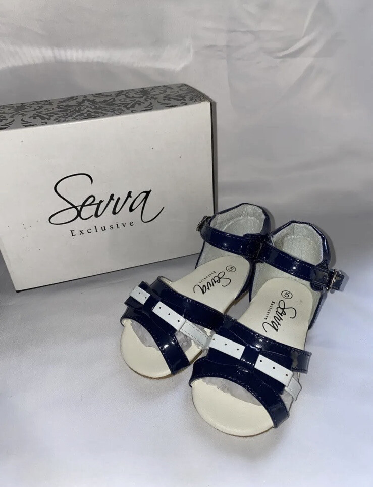Sandalias de diseñador de verano para niñas UK 5 SEVVA charol tiras español azul marino