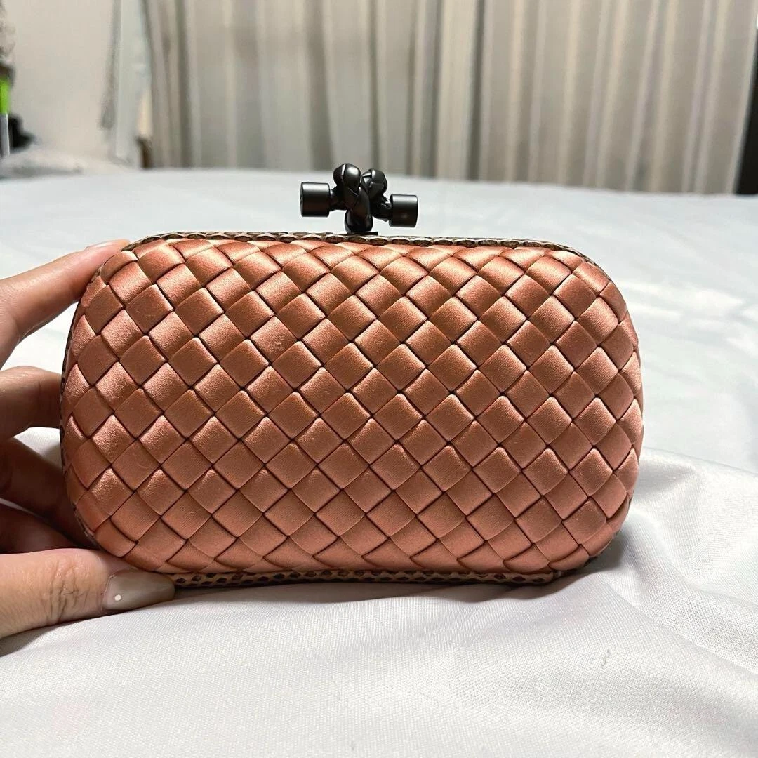 Borsa pochette BOTTEGA VENETA intrecciata nodo raso autentica GIAPPONE
