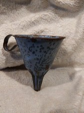 ANTIQUE ENAMELED FUNNEL / PRIMITIVE KITCHENWARE ENAMELWARE RETRO VINTAGE DECOR