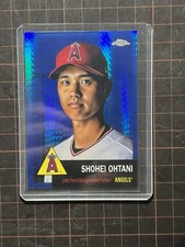 Shohei Ohtani 2022 Topps Blue Prism Refractor Red Facsimile Signature