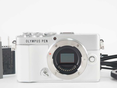Olympus Pen E-P7 20.3MP mirrorless Camera Body White 3216 shots[Near Mint]#Z5209