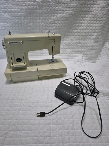 Sears Kenmore Vintage Sewing Machine 158.16800 WORKING!! - Picture 5 of 6