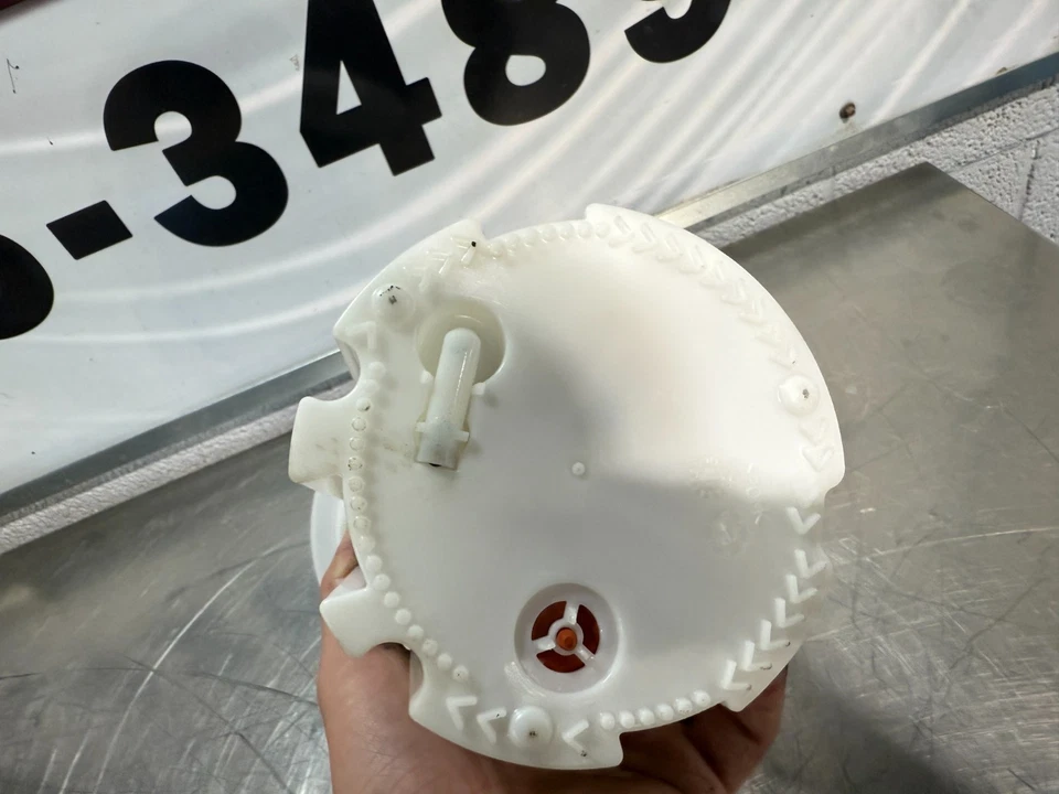 Dodge Challenger Hellcat 2017 bomba de combustible 68412551ab Foto 3 de 3