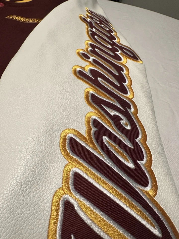 Chaqueta Letterman’s con Capucha Washington Commanders NFL - Grande para Hombre Nueva con Etiquetas Foto 4 de 4